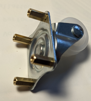 1. Schritt: Verbinden der Abstandshalter mit dem Spuntrad.