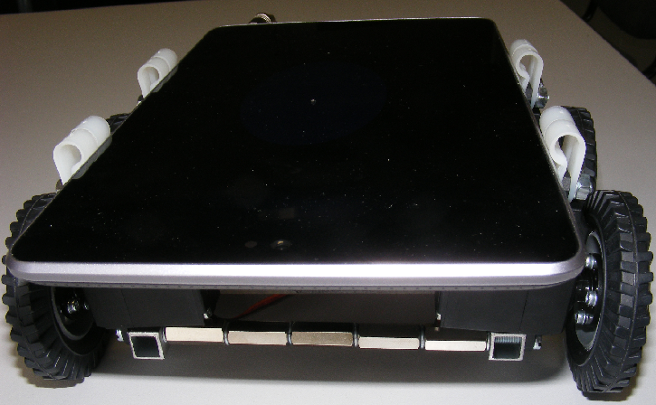 Fahrwerk mit Tablet b)