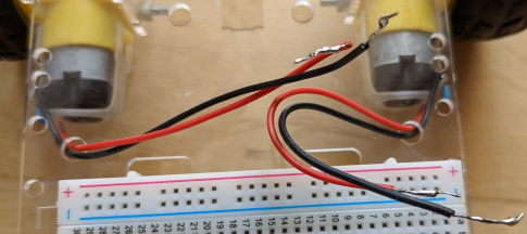 Verzinnte Enden der Motorkabel.